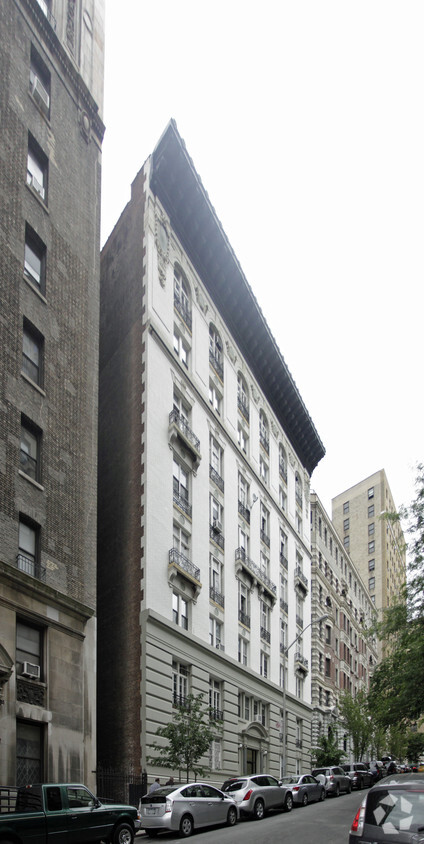 Primary Photo - Holland Court