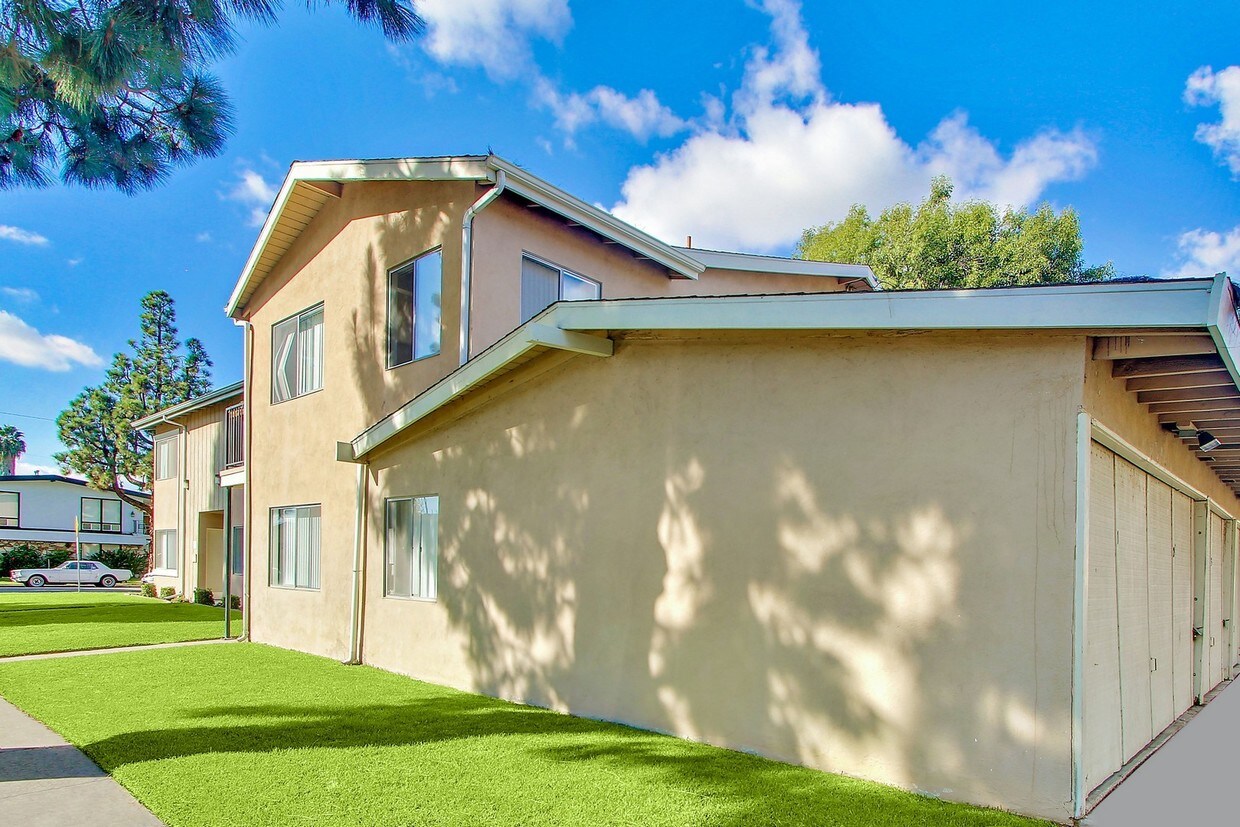 Building Photo - 9652 Alwood Ave