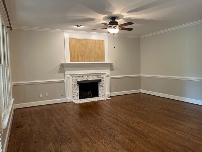 Building Photo - Elegant Residence In Golf Club Community,A...