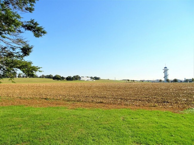 Foto del edificio - 334 Doe Run Rd