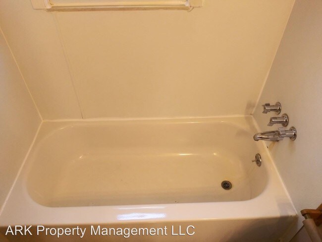 Foto del edificio - 2 br, 1 bath House - 23385 Hoover Ave