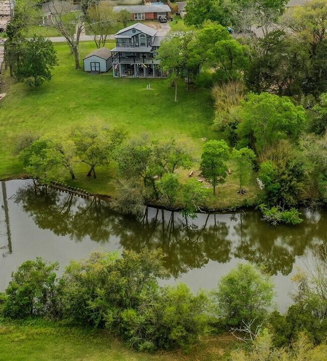 Foto del edificio - 7806 Burgess Rd