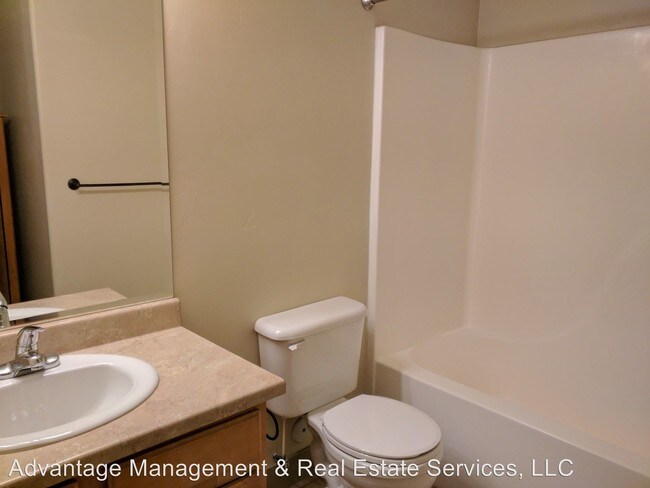 Foto del edificio - 2 br, 2 bath Apartment - 67 E 200 N
