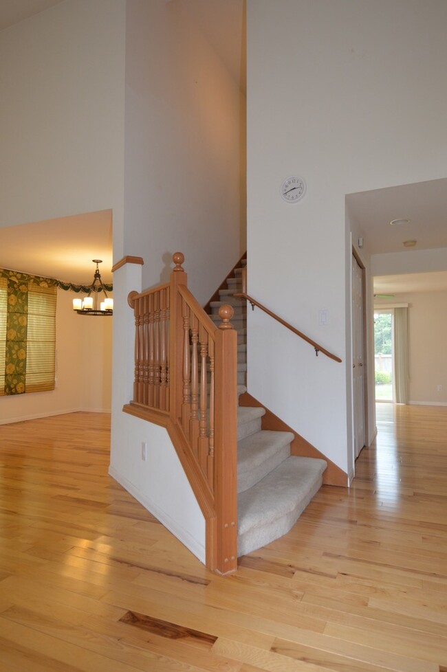 Building Photo - Beautiful NE Tacoma Home.