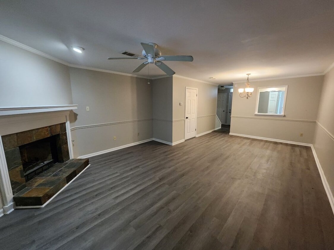 Primary Photo - 18 Towne Park Ct