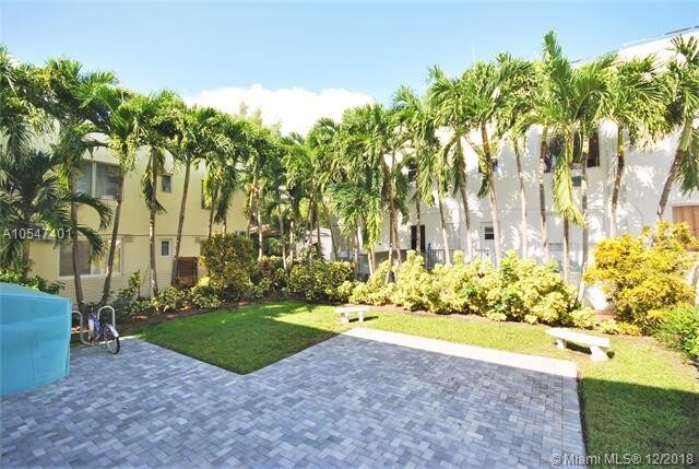 Foto del edificio - 7936 Harding Ave