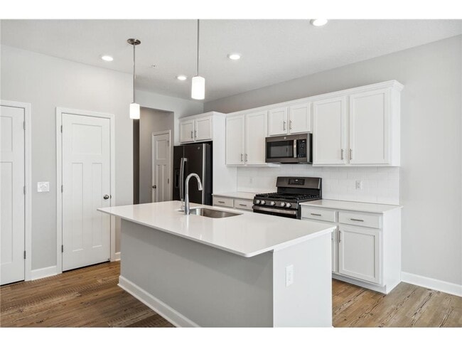 Foto del edificio - 9448 4th St N