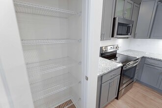 Building Photo - Evolve New Hope Farm