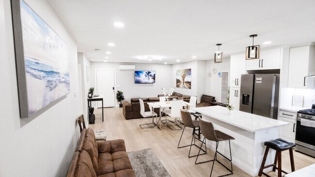 Foto del edificio - 1059 Gillespie Dr