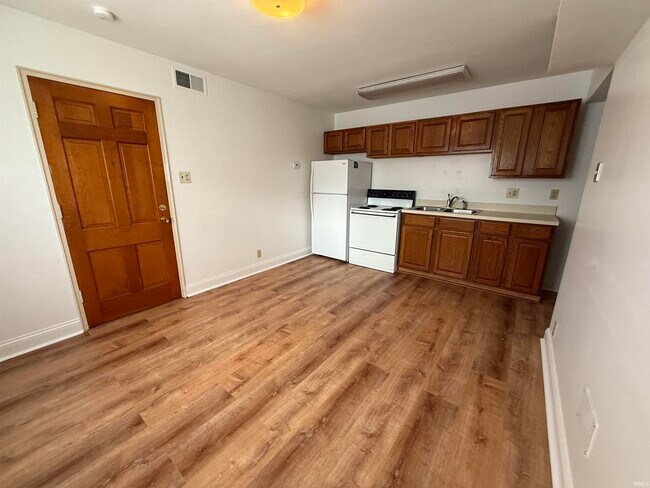 Foto del edificio - 665 St Mary's Dr