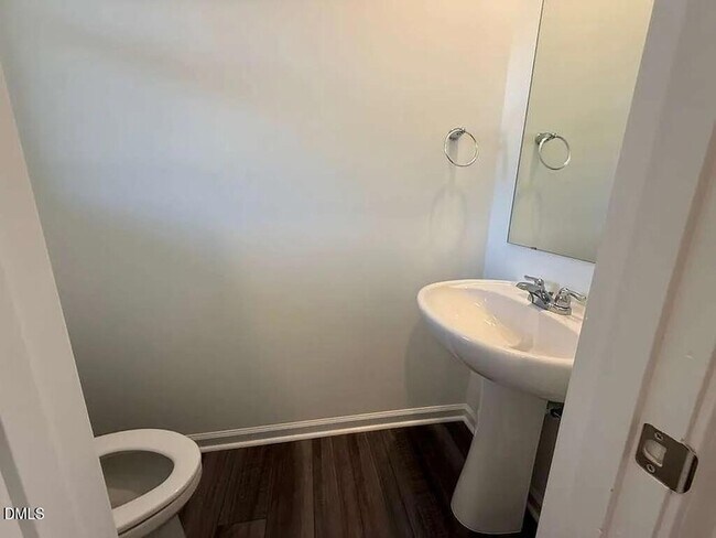 Building Photo - 209 Lily Patch Ln