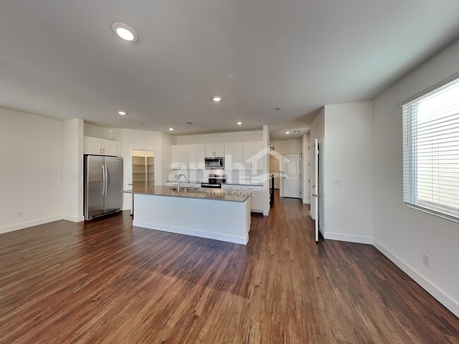 Building Photo - 134 Charmante Tulip Lane