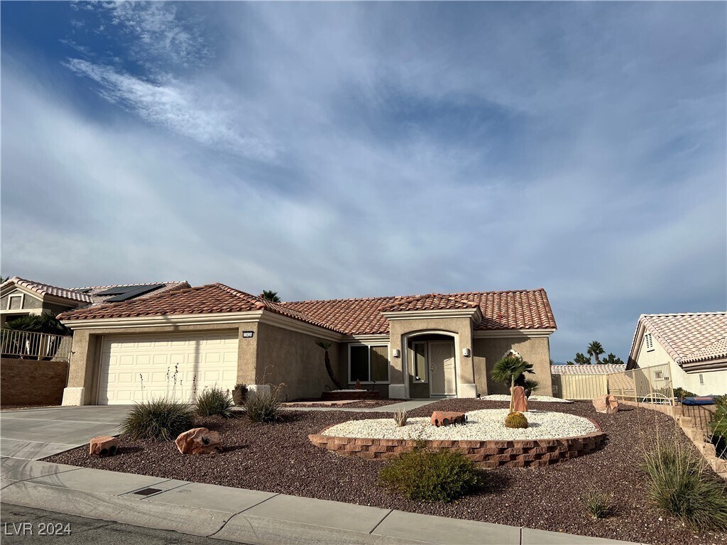 Primary Photo - 10424 W Marymont Pl