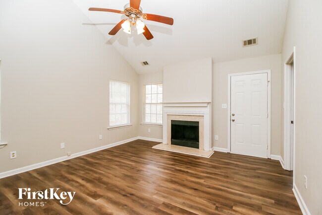 Foto del edificio - 115 Kendall Ln