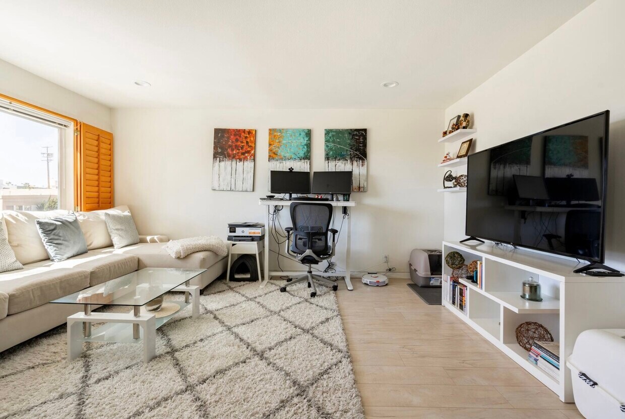 Foto principal - 1260 Armacost Ave