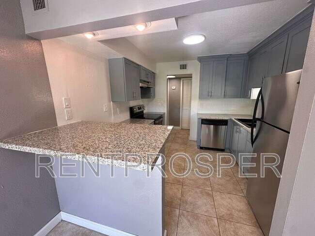 Foto del edificio - 4411 S. Semoran Blvd
