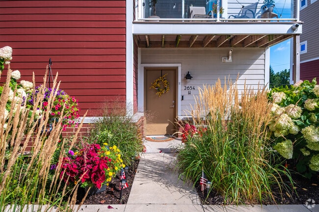 Entry - Row House 31