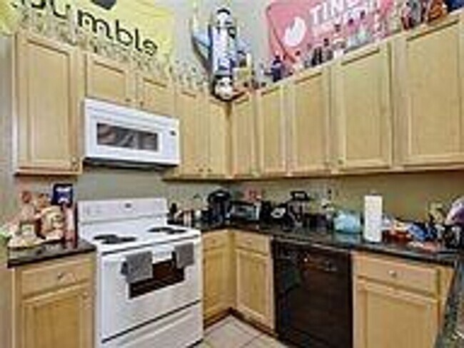 Foto del edificio - West Campus Condo Under $1000/Bedroom Walking To Campus