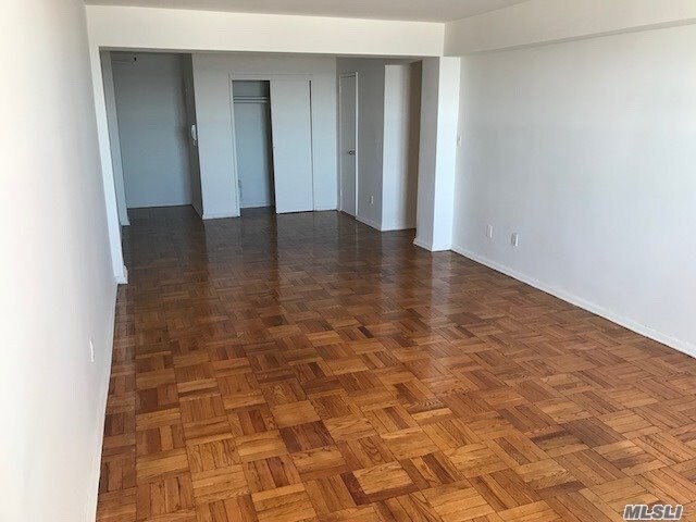 Foto del edificio - 210 Shore Rd