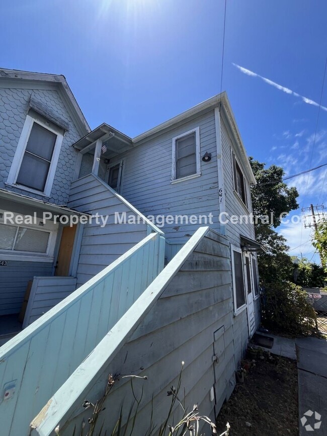Building Photo - 641 High St