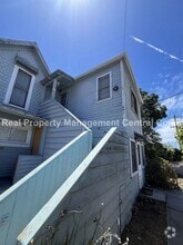 Building Photo - 641 High St