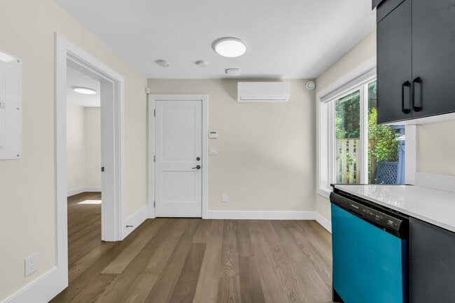 Building Photo - 1507 Kilmer Pl