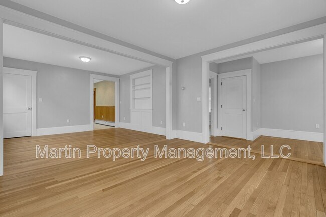 Building Photo - 6 Stirling St