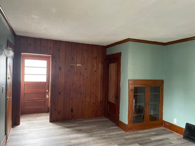 Building Photo - 115 Isbell St