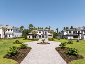 Building Photo - 16044 Pendio Dr