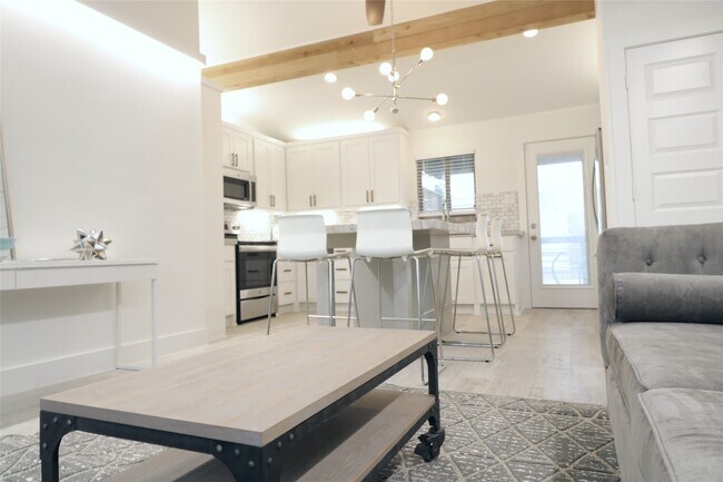 Building Photo - 1802 Arbor St