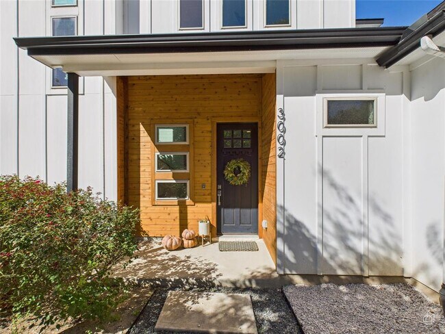 Foto del edificio - 3002 Sunridge Dr