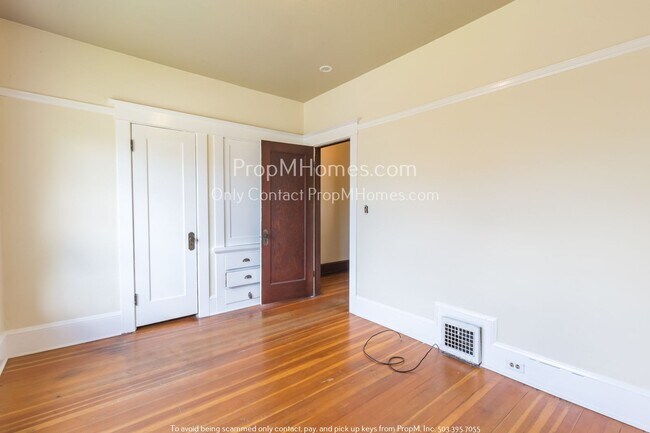 Foto del edificio - One Block off Belmont- Great Refurbished T...