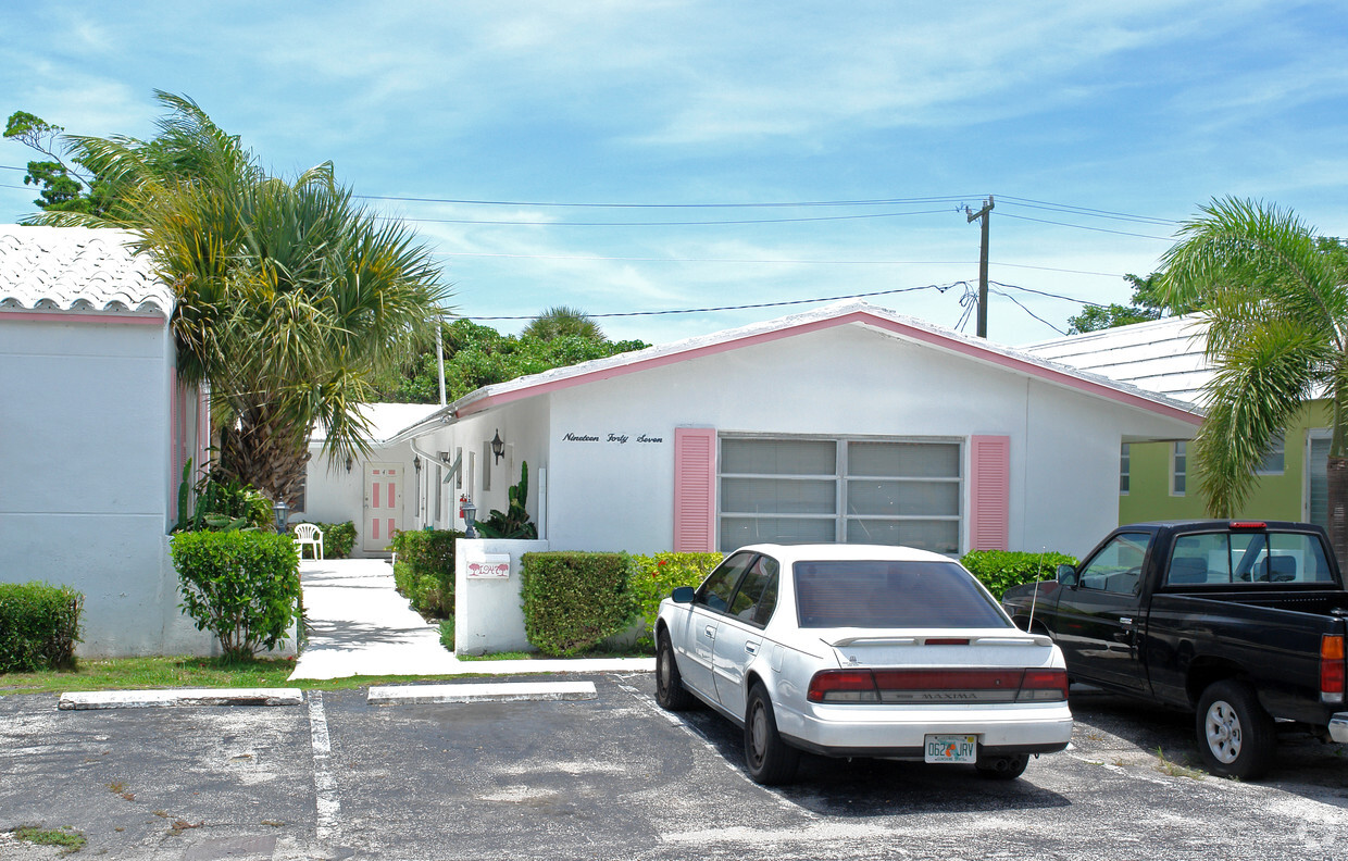 Building Photo - Bahama House