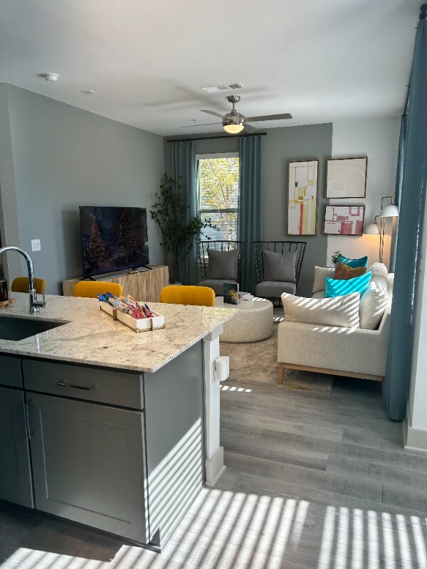 Foto del edificio - 650 Sgt Ed Holcomb Blvd N