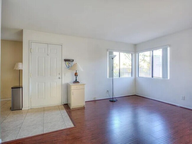 Building Photo - Comfortable 1-Bedroom Condo in Gated Palmi...
