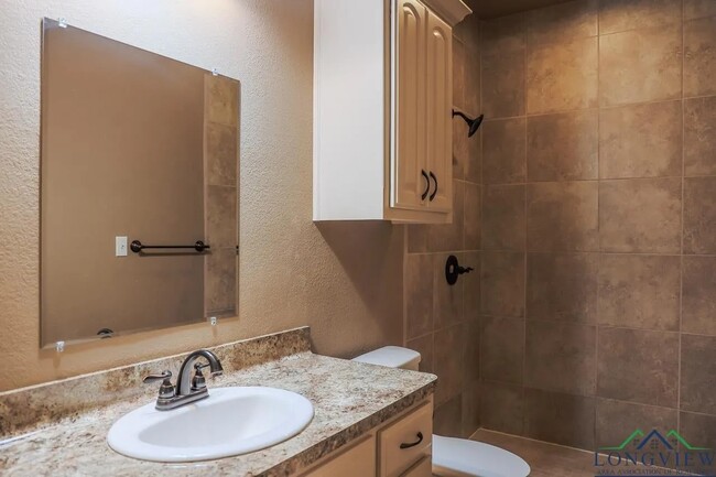 Building Photo - 257 Twin Creeks Dr
