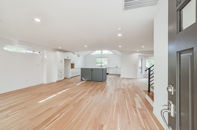 Building Photo - 4718 N Braeswood Blvd