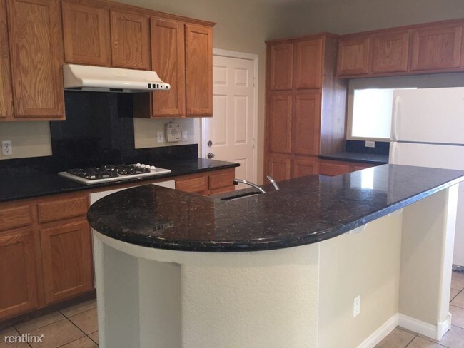 Foto del edificio - 5336 Flowing Spring St