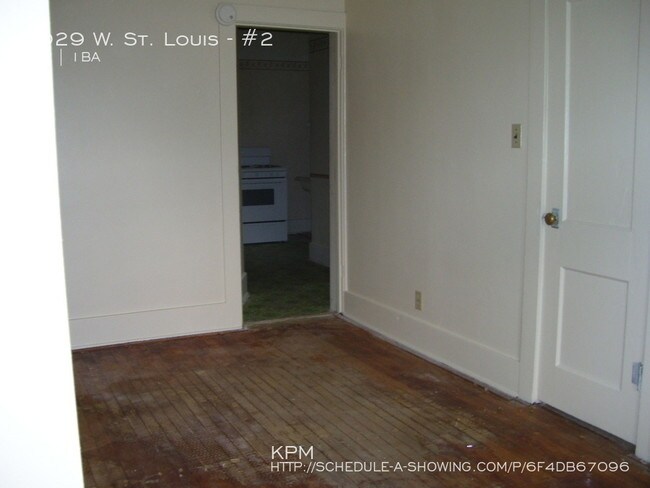 Building Photo - WEST SIDE 1 BEDROOM APARTMENT