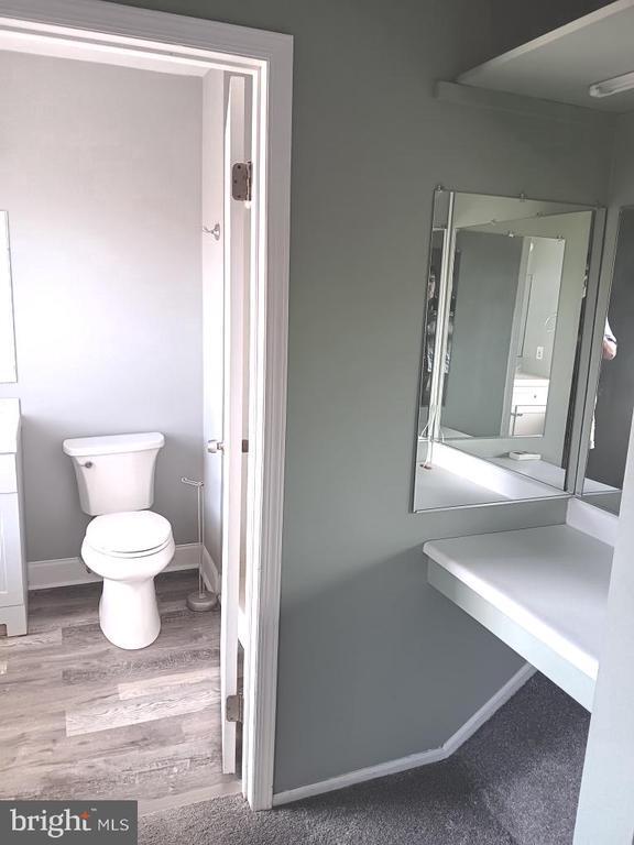 Building Photo - 403 Roberts Ln