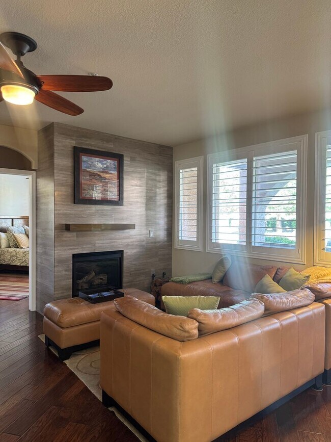 Foto del edificio - WOW-Factor Alert: Fully Furnished & Remodeled 2BD/2BA First Floor Condo in Wingfield Springs!