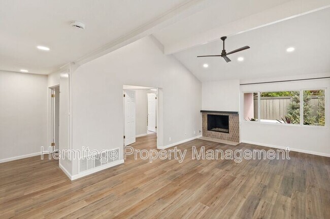 Building Photo - 4111 Reyes St
