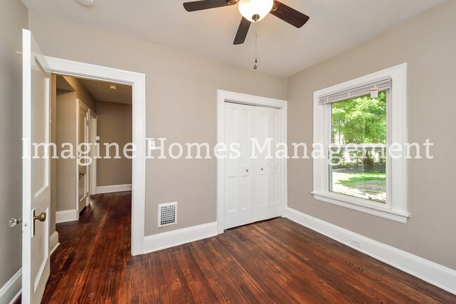Building Photo - Newly Remodeled Duplex in Lakewood