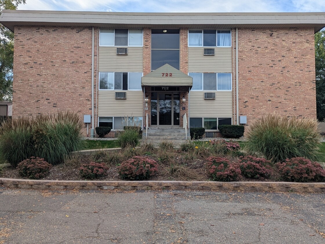 Foto principal - 722 W Kilgore Rd