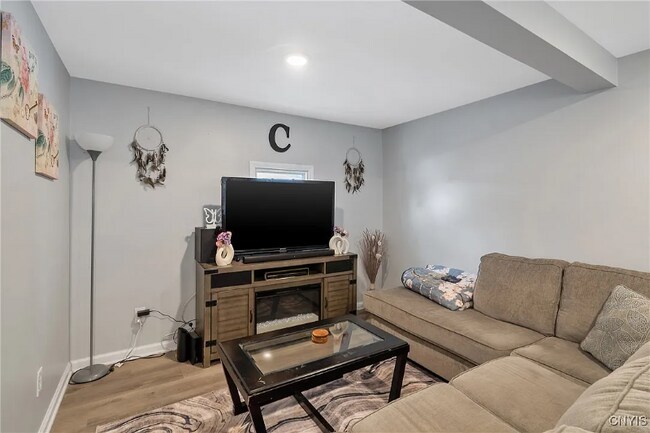 Foto del edificio - 1012 Willis Ave