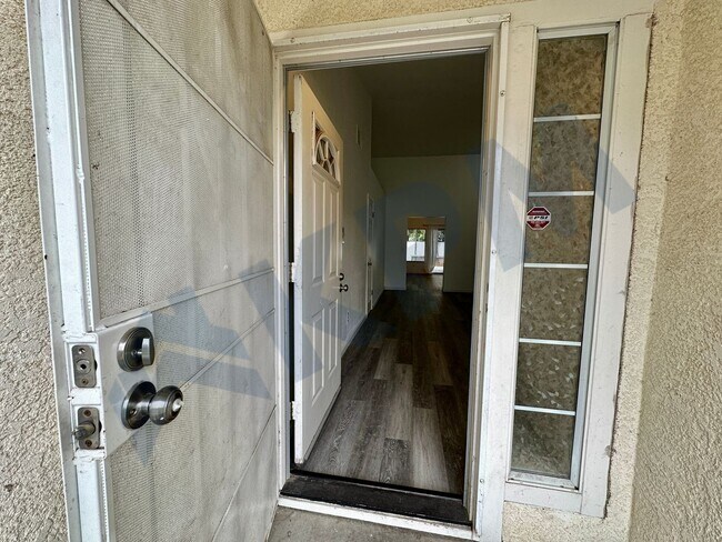 Building Photo - Single Story Spanos 3-Bedroom, 2-Bath Home...