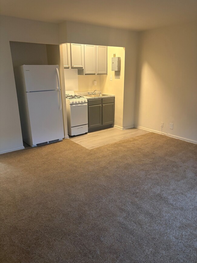 Building Photo - 3435 Holmead Pl NW