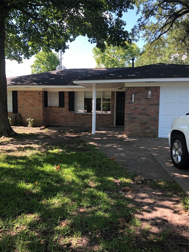 Building Photo - 13426 Conklin Ln