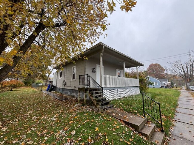 Building Photo - 1239 Goodman Ave