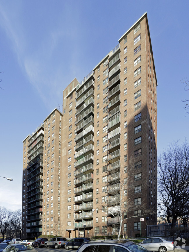 Building Photo - Evergreen Gardens